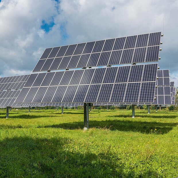 Solar-Nachführung bei Photovoltaik-Anlagen
